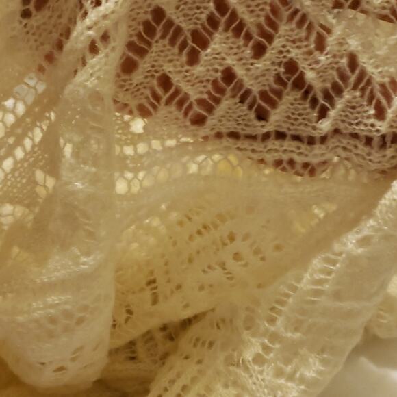 H&M Infinity Scarf Ivory 100% Acrylic - Picture 7 of 7